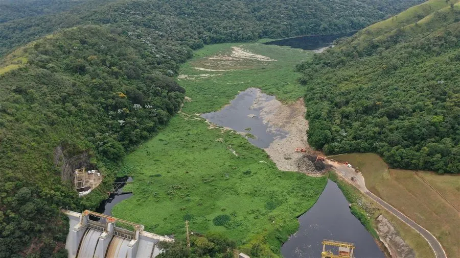 EMAE REMOVE MAIS DE 8 MIL TONELADAS DE LIXO DO RESERVATÓRIO DE PIRAPORA, NO MÉDIO TIETÊ