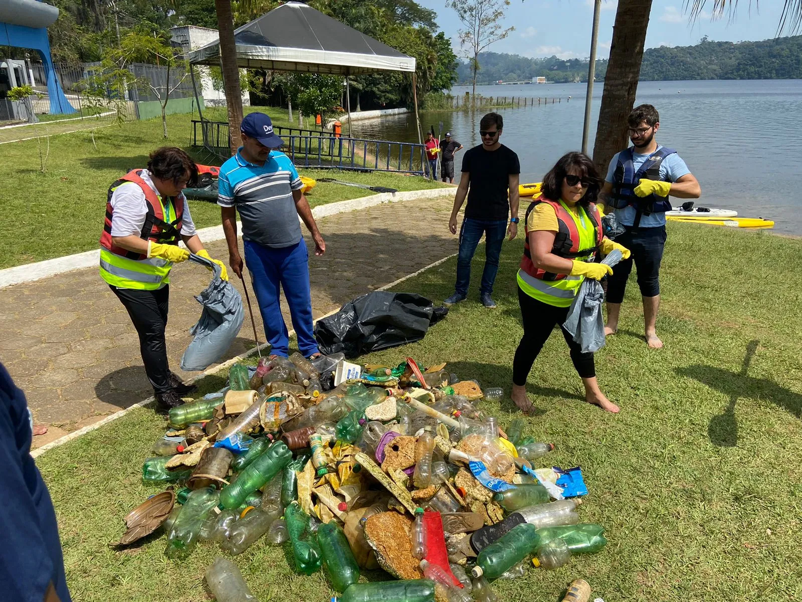 NO DIA MUNDIAL DA ÁGUA, EMAE PARTICIPA DE COLETA DE LIXO NA BILLINGS